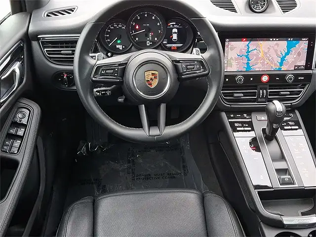 
								Porsche Macan full									