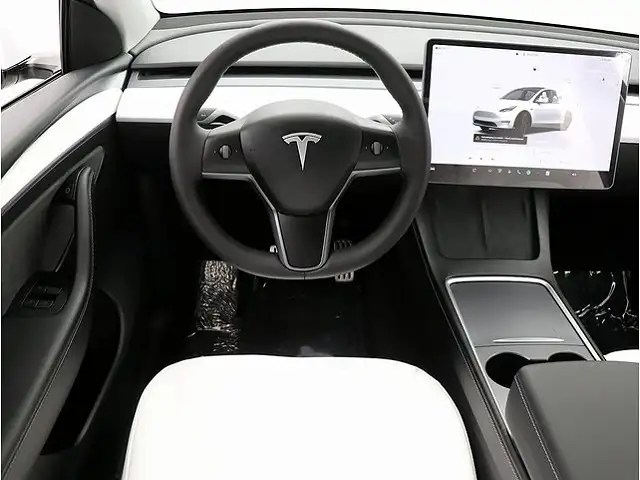 
								Tesla Model Y Performance full									