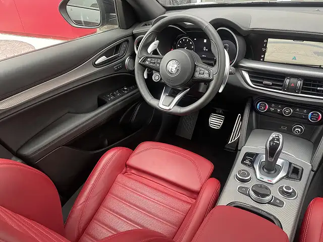 
								Alfa Romeo Stelvio Ti Veloce full									