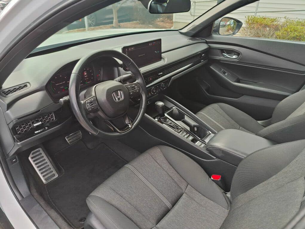 
								Honda Accord Hybrid Sport FWD full									