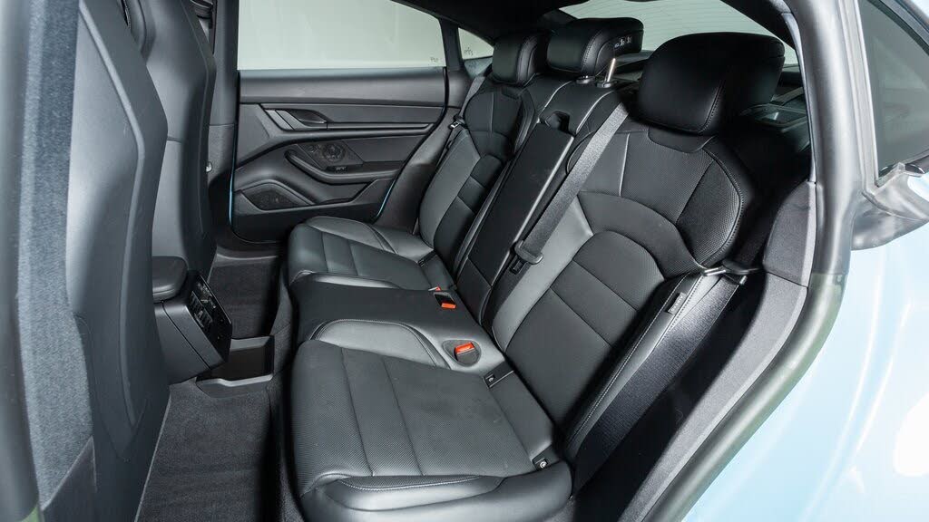 
								Porsche Taycan Sedan RWD full									