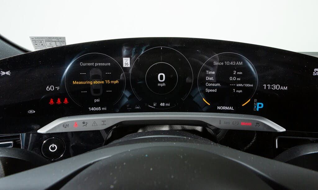 
								Porsche Taycan Sedan RWD full									