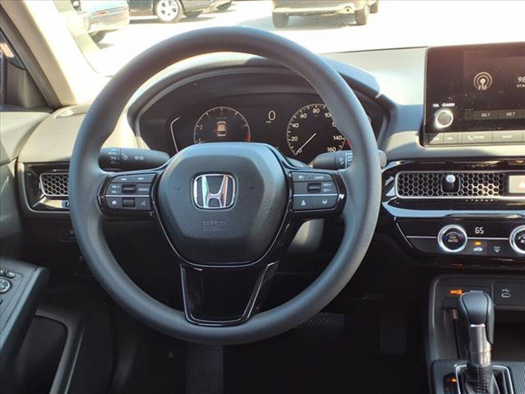 
								Honda Civic LX FWD full									