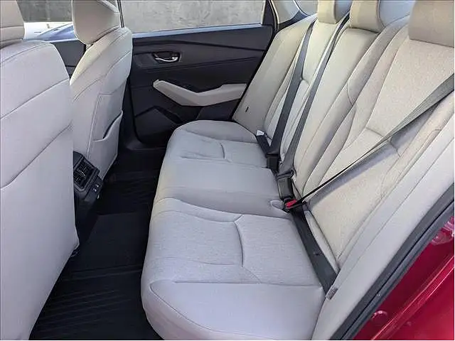 
								Honda Accord SE full									