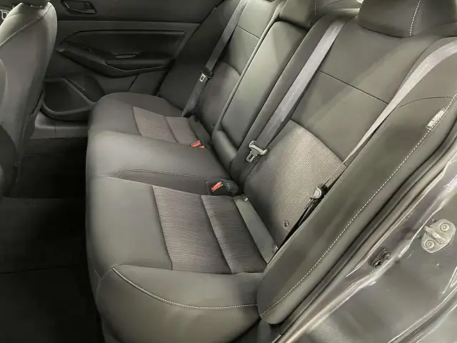 
								Nissan Altima SV full									