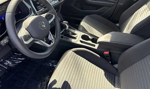 
								Volkswagen Jetta S full									