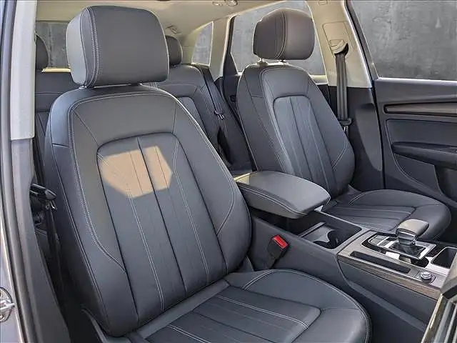 
								Audi Q5 Premium 40 full									