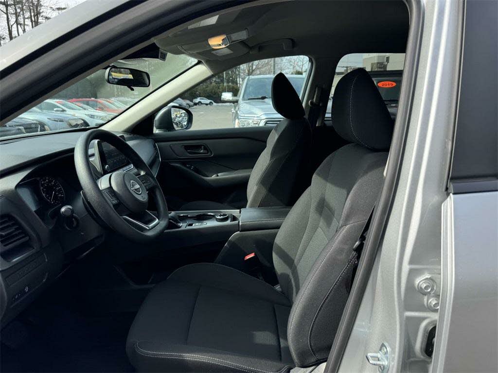 
								Nissan Rogue S AWD full									