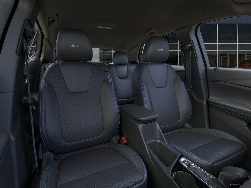 
								Buick Encore GX Sport Touring AWD full									