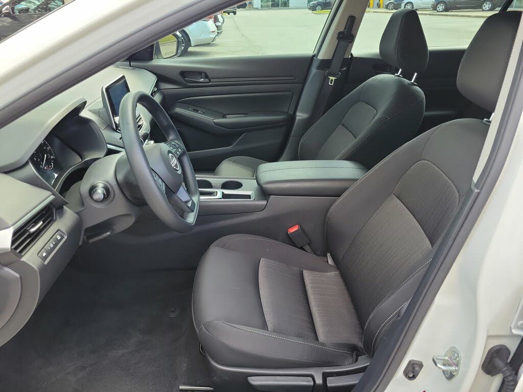 
								Nissan Altima 2.5 S FWD full									