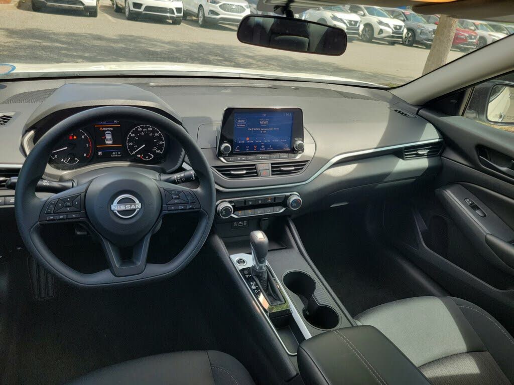 
								Nissan Altima 2.5 S FWD full									