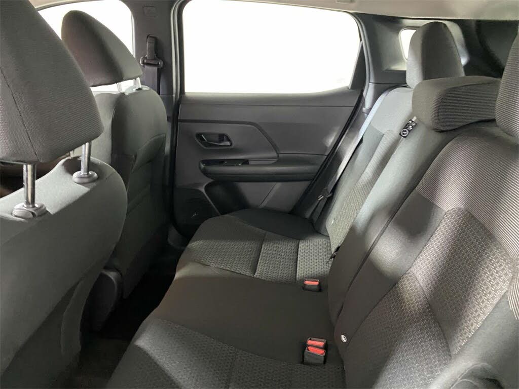 
								Nissan Kicks S FWD full									