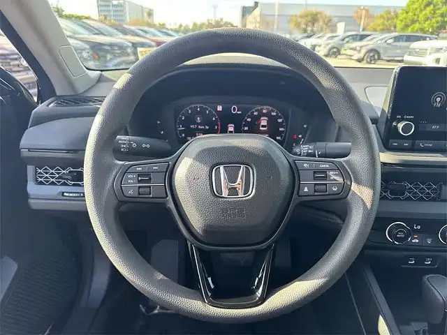 
								Honda Accord LX full									