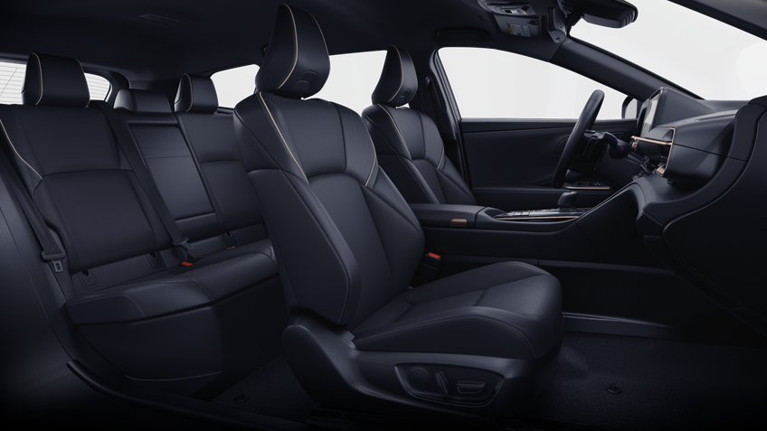 
								Toyota Crown Signia XLE full									