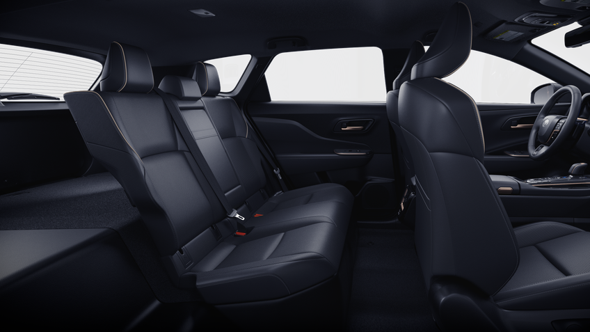 
								Toyota Crown Signia XLE full									