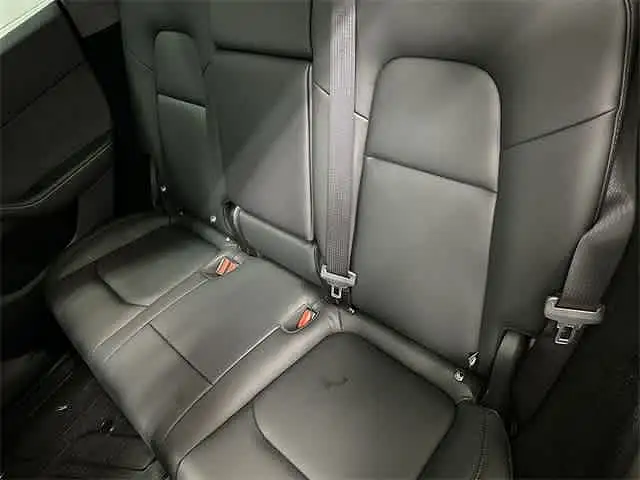 
								Tesla Model Y Long Range full									