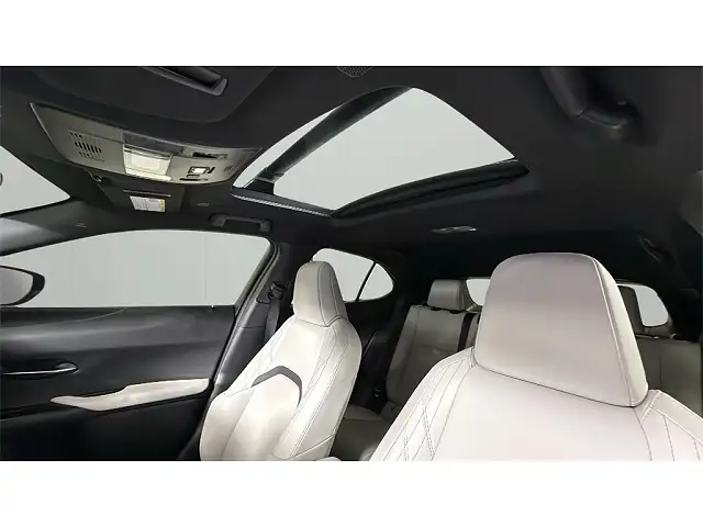 
								Lexus UX 300h F Sport Design full									