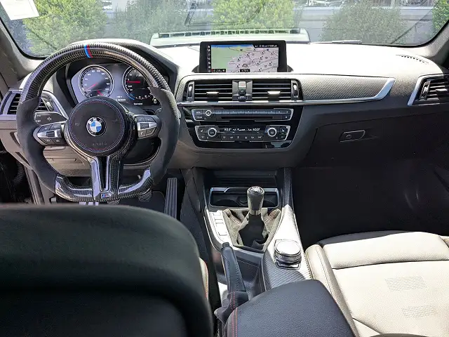 
								BMW M2 Competition full									