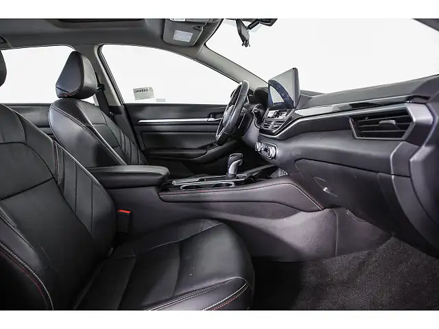 
								Nissan Altima SR full									