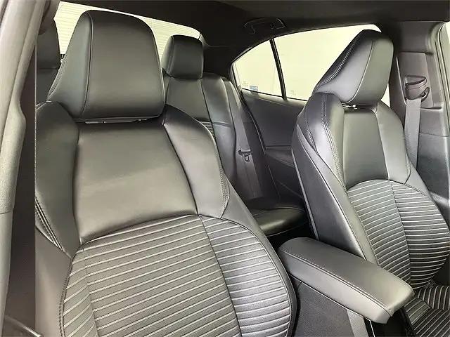 
								Toyota Corolla XSE full									