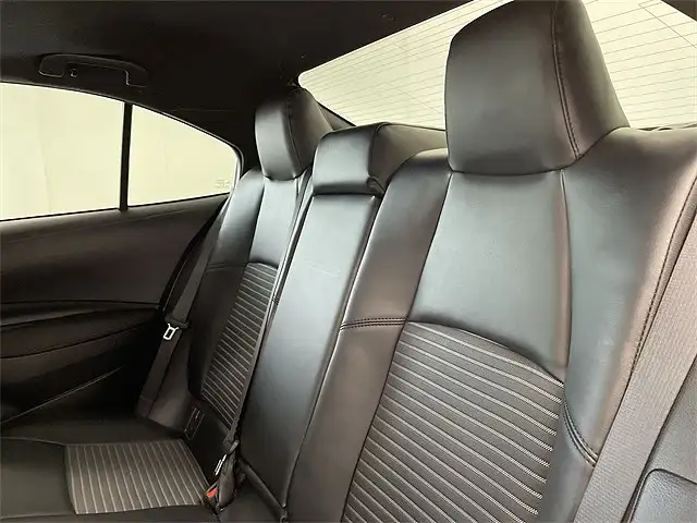 
								Toyota Corolla XSE full									