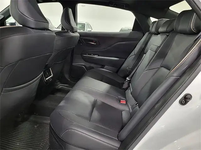 
								Toyota Crown Limited full									