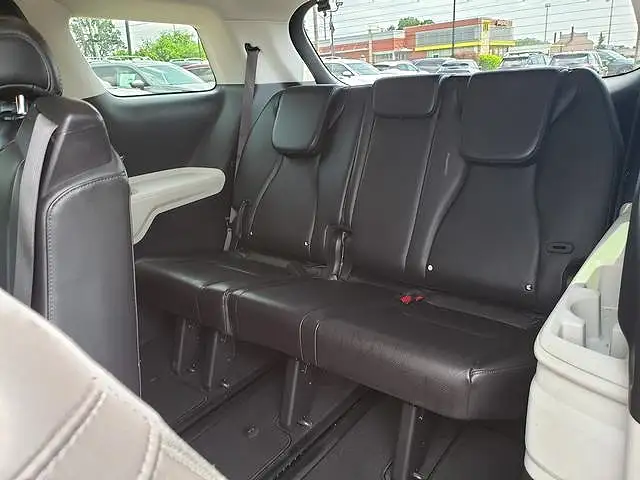 
								Kia Carnival LX full									