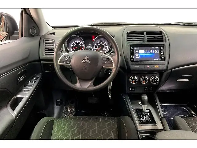 
								Mitsubishi Outlander Sport ES full									