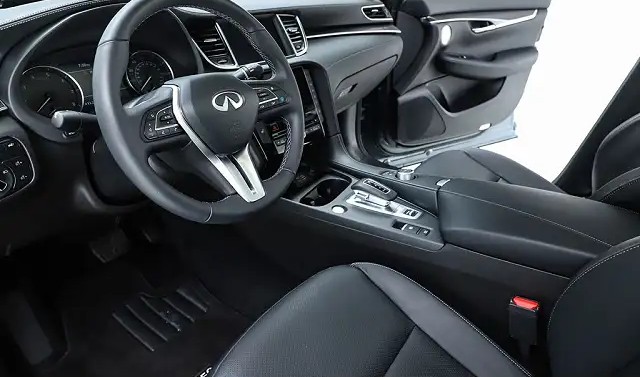 
								Infiniti QX50 Luxe full									