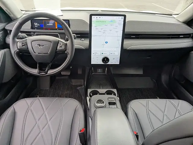 
								Ford Mustang Mach-E Select full									